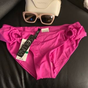 Soluna Bikini Bottom w./ Chic Side Loop Details🔥